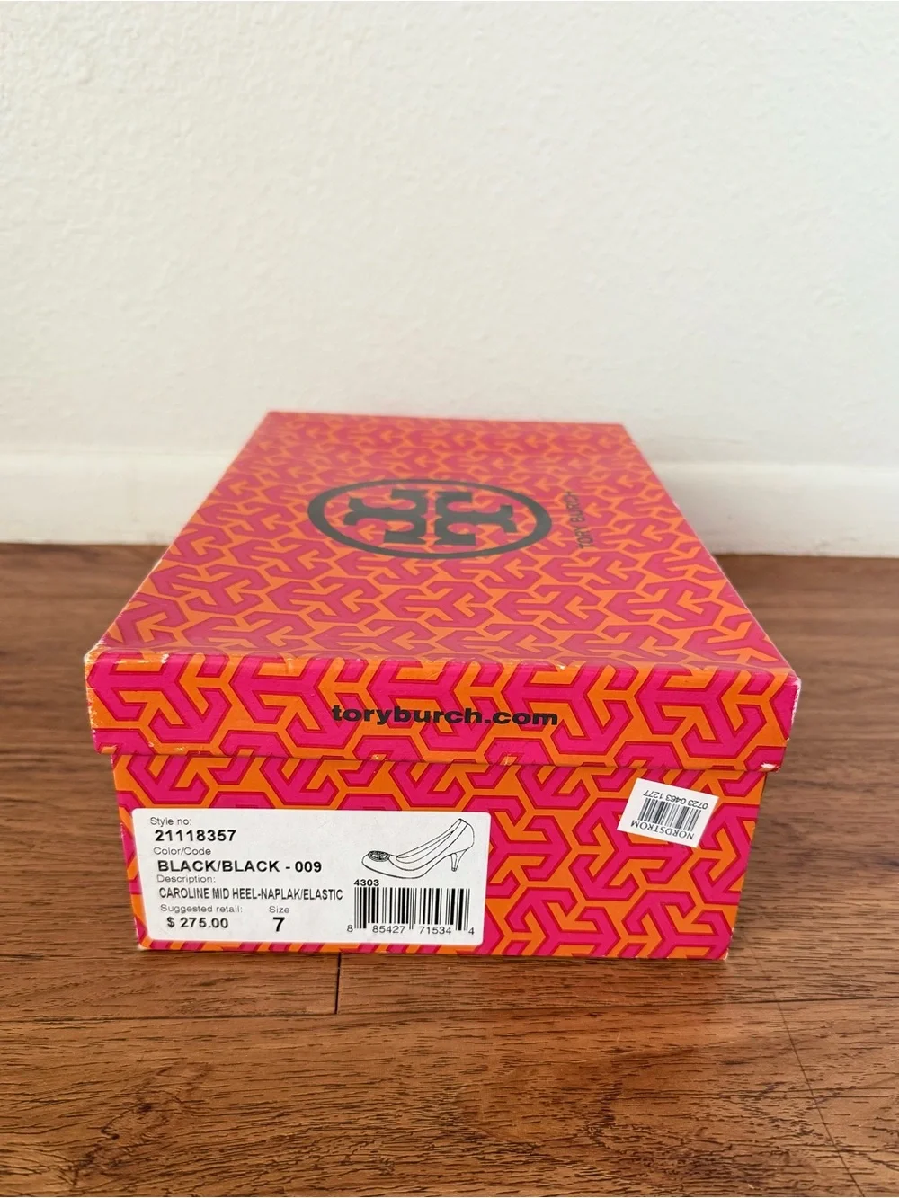 Tory Burch Caroline Mid Heel Pumps Size 7 Black Patent Leather Logo Medallion